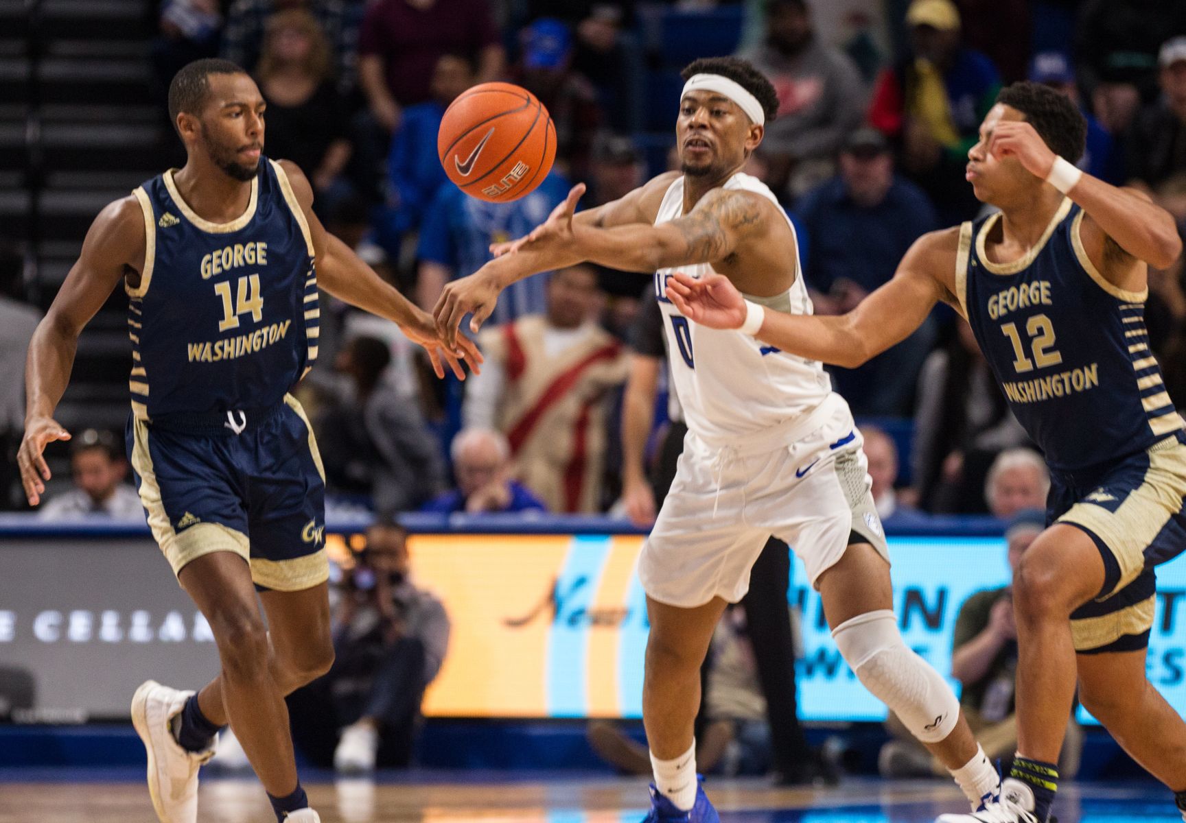 Billikens hold on to beat the George Washington Colonials 63-58